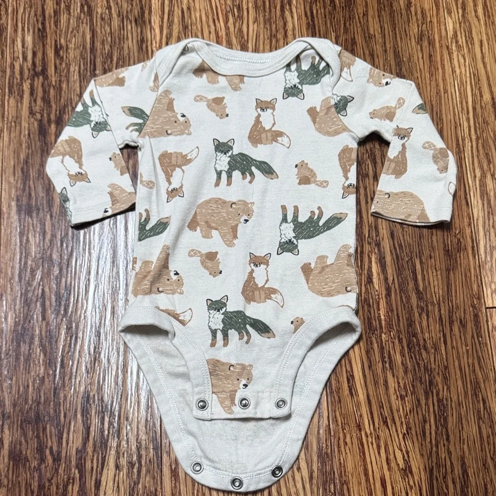 Carter’s beige forest creature fox bear long sleeve snap closure bodysuit 9M